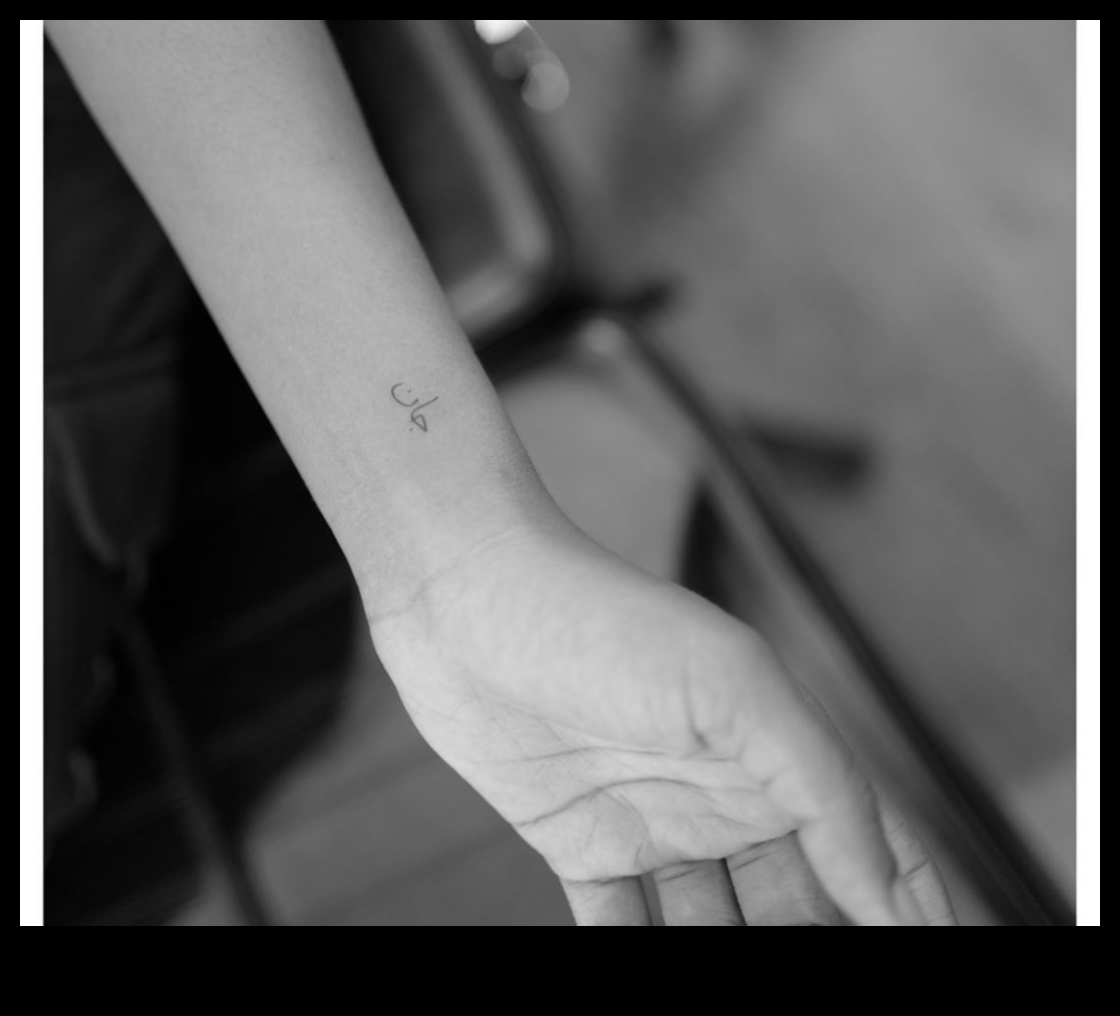 Hidden Vistas: גילוי הקסם של קעקועים על היד