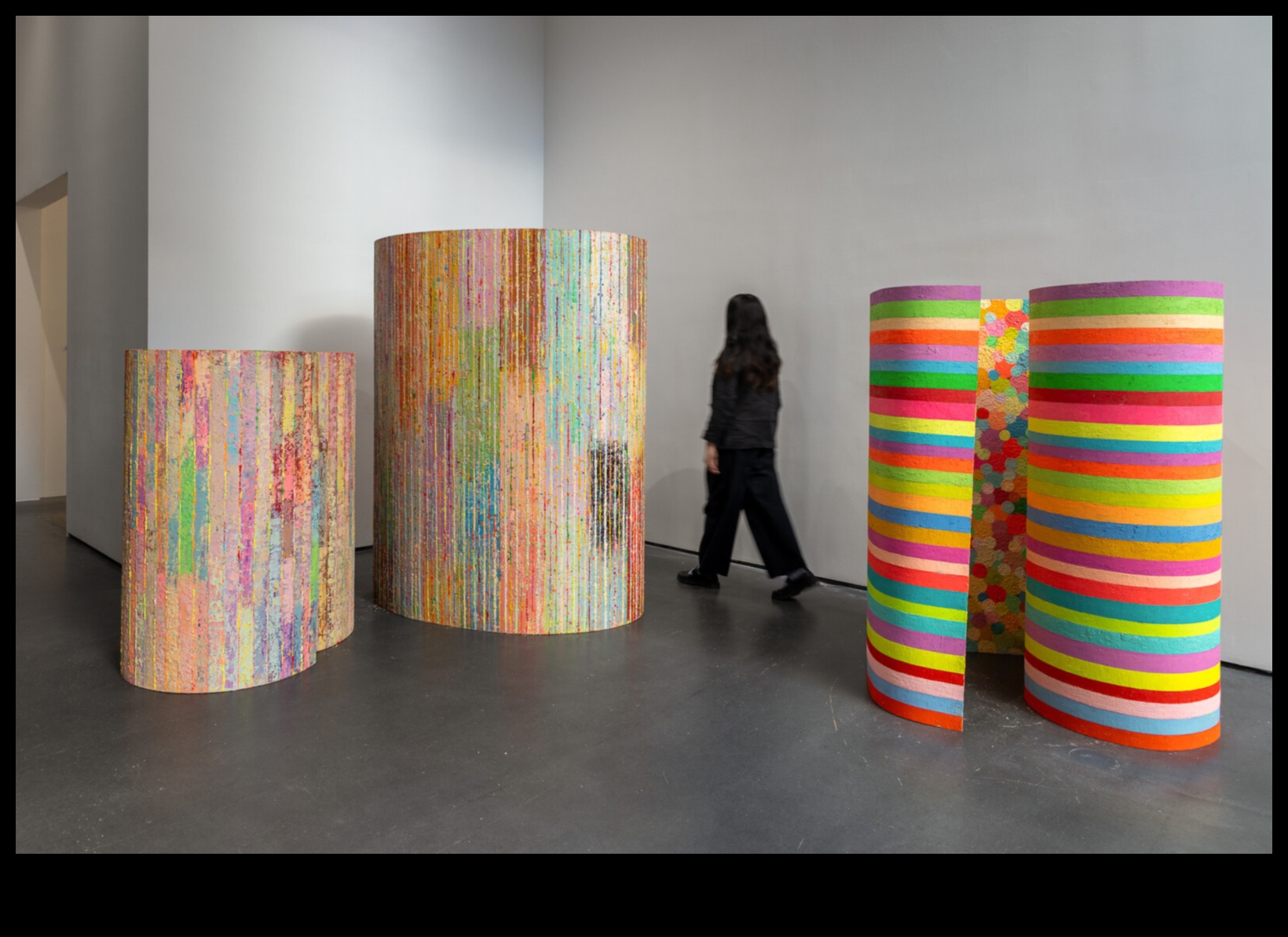 משטחים מפוסלים: נחשפו עיטורי גוף טרנספורמטיביים