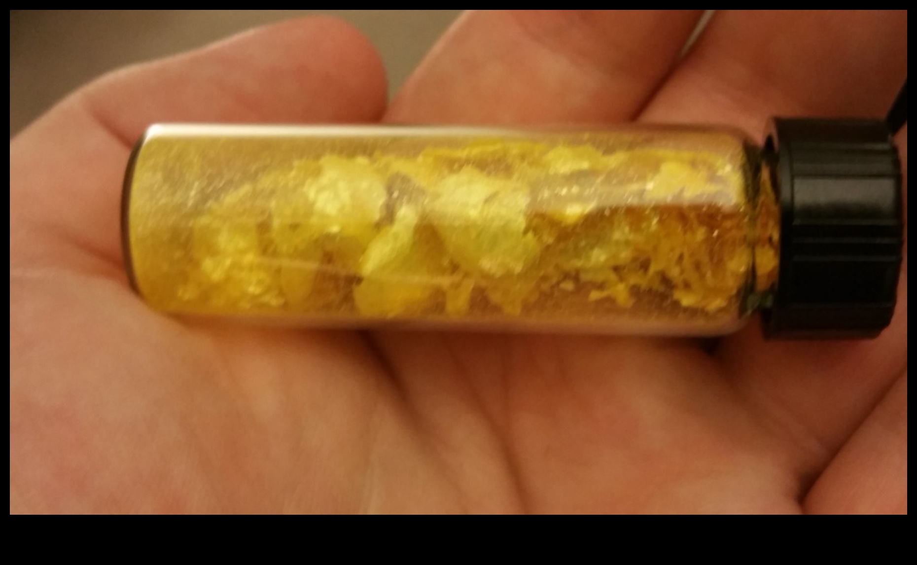 אלכימיה אופנתית: הפוך יצירות יומיומיות לזהב טרנדי