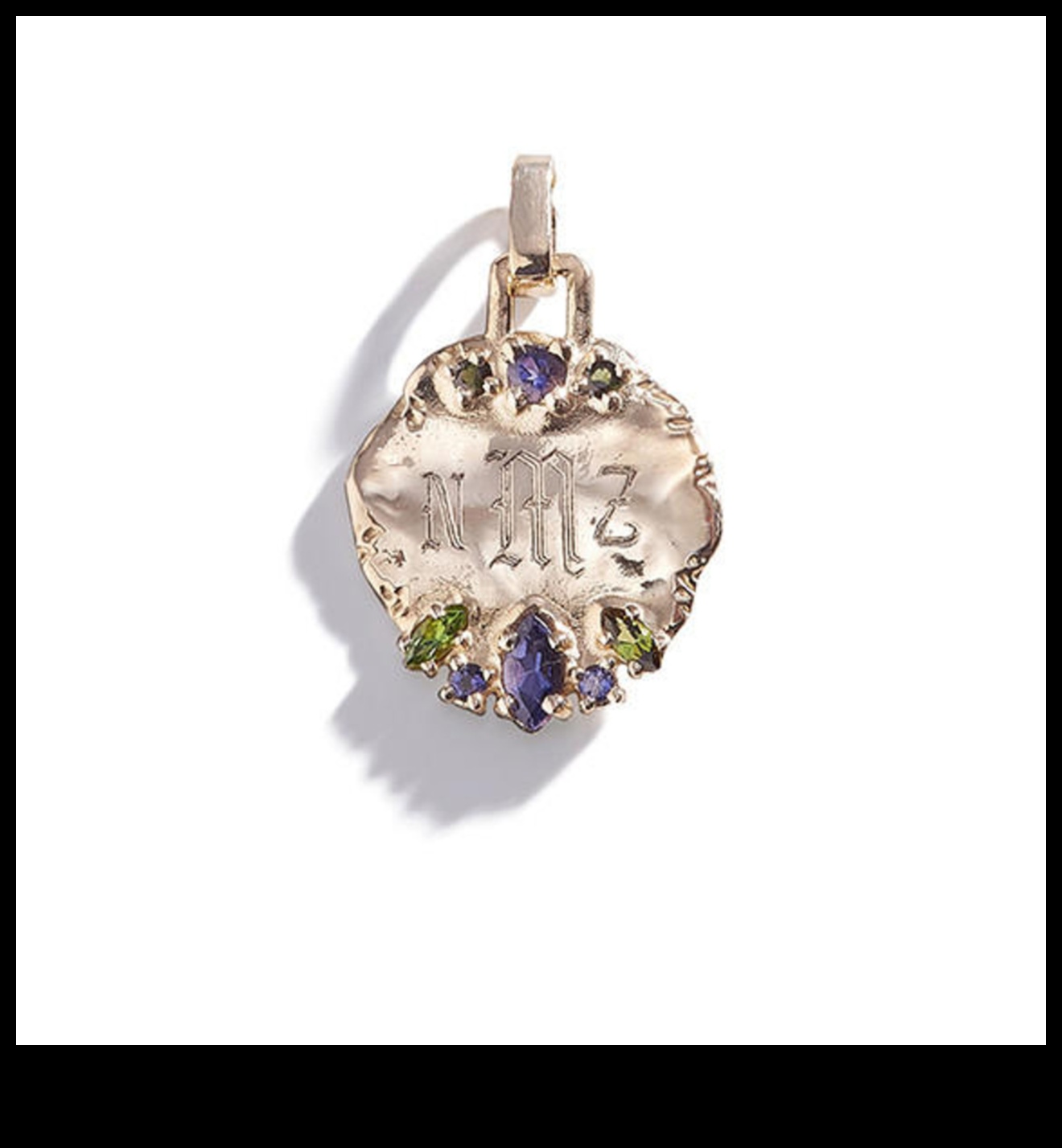 אלכימיה אופנתית: הפוך יצירות יומיומיות לזהב טרנדי