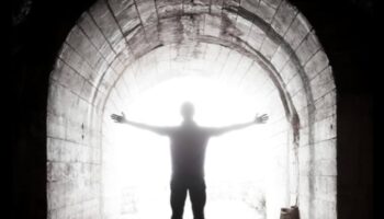 הדרך המודעת: מציאת שלווה בכל שלב