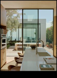 מגמות עיצוב מארזים: ממסגרות באוויר הפתוח ועד ליצירות מופת מינימליסטיות