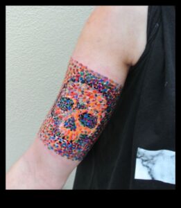 פסיפסי דיו: חיבור רעיונות מסקרנים לעיצוב קעקועים