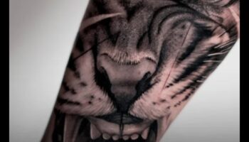 שליטה בריאליזם: צלול לתוך עולם הקעקועים היפר-אמיתיים